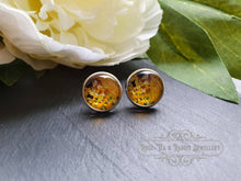 Load image into Gallery viewer, The Kiss - Print Stud Earring - Vintage Style - Glass Photo Cabochon - Silver Plated - Hypoallergenic - 12mm Diameter (0.47 Inches)