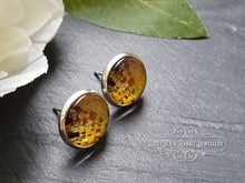 Load image into Gallery viewer, The Kiss - Print Stud Earring - Vintage Style - Glass Photo Cabochon - Silver Plated - Hypoallergenic - 12mm Diameter (0.47 Inches)