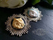 Load image into Gallery viewer, Elegant Cat Brooch - Modern-Vintage Cameo Design - Sunburst Pattern Brooch Surround - Antiqued Silvertone Finish - 4.5cm/1.77 Inch Diameter