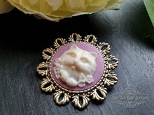 Load image into Gallery viewer, Cute/Kawaii Cameo Cat Brooch - Resin Brooch - Mauve/White - Antiqued Round Silvertone Base - Medium Size Pin - 4x4cm(1.57 Inch Diameter)