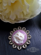 Load image into Gallery viewer, Cute/Kawaii Cameo Cat Brooch - Resin Brooch - Mauve/White - Antiqued Round Silvertone Base - Medium Size Pin - 4x4cm(1.57 Inch Diameter)