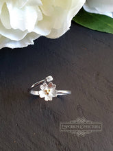Load image into Gallery viewer, Dainty Sterling Silver Daisy Ring - Adjustable - 24k Gold Detail