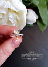 Load image into Gallery viewer, Dainty Sterling Silver Daisy Ring - Adjustable - 24k Gold Detail