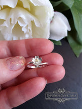 Load image into Gallery viewer, Dainty Sterling Silver Daisy Ring - Adjustable - 24k Gold Detail