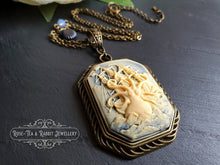 Load image into Gallery viewer, Cameo Necklace